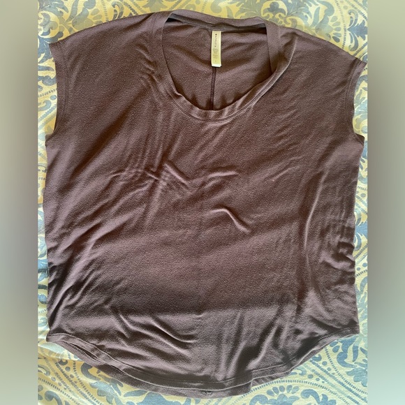 Athleta Cloudlight Stratus Tee in purple - Picture 1 of 3